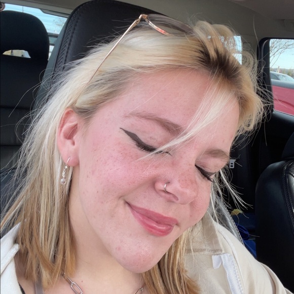 Meet your Posher, Molly - Picture 7 of 8